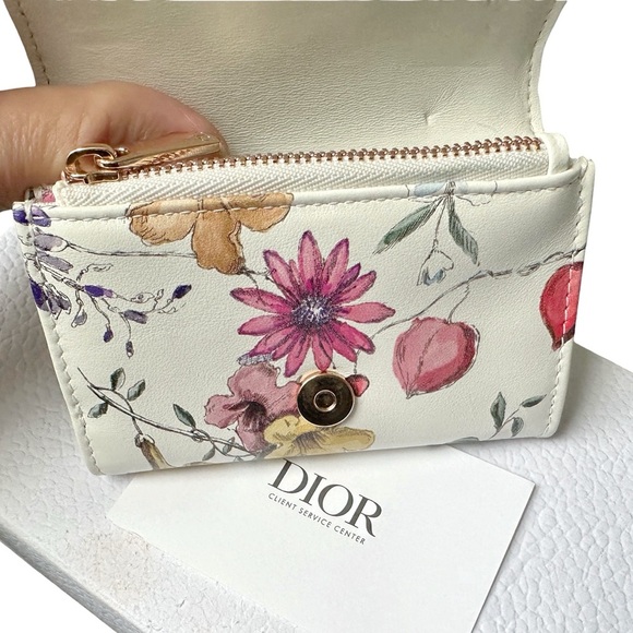Christian Dior Caro 4 Saisons Hiver Printed White Calfskin Bi-Fold Small Wallet - Picture 11 of 11